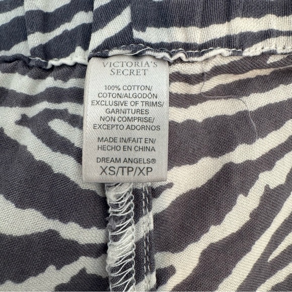 Super soft and cute Victoria’s Secret zebra print shorts PJ outfit XS - Picture 3 of 9